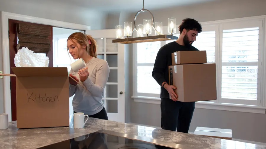 Career Relocation: Essential Moving Tips